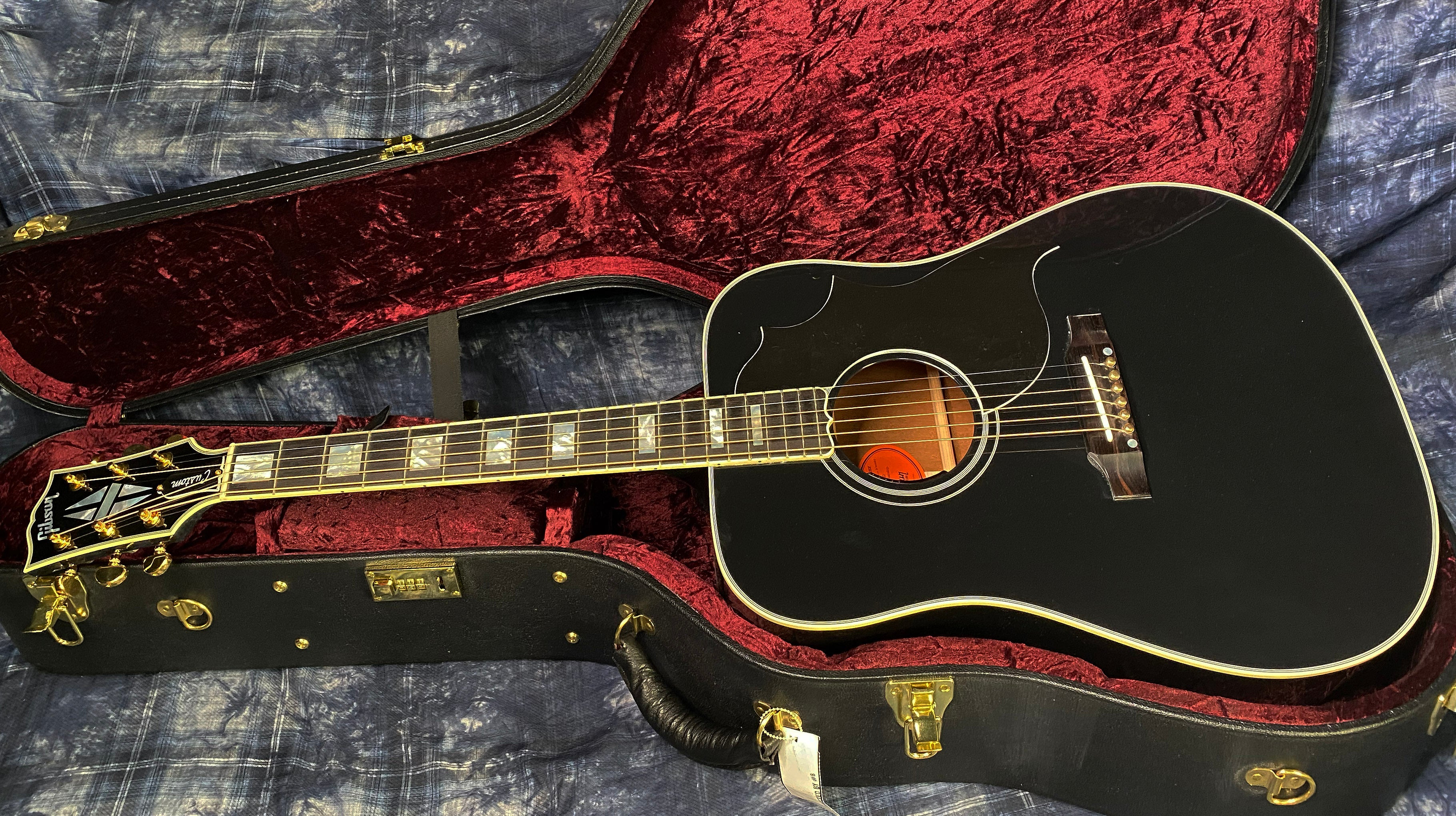 NEW ! 2024 Gibson Acoustic Hummingbird Custom Acoustic-Electric Guitar - Ebony - Authorized Dealer - 5.1lbs - G03130