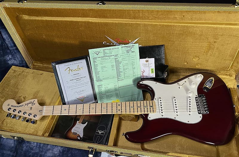 NEW ! 2024 Fender Robin Trower Signature Stratocaster - Midnight Wine Burst - Authorized Dealer - 8.3 lbs - G03155