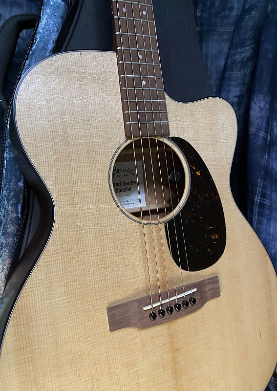 NEW ! 2024 Martin OMC-10E Special Acoustic-Electric Guitar - Natural - Authorized Dealer - 4.25lbs - G03899