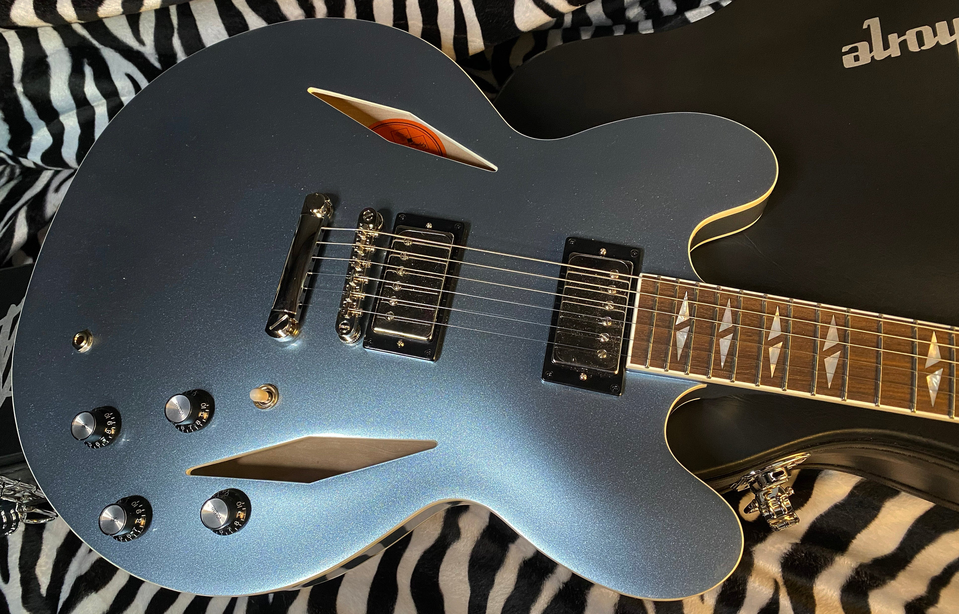 NEW ! 2024 Epiphone Dave Grohl DG-335 Semi-hollowbody Electric Guitar - Pelham Blue - In-Stock! - Authorized Dealer