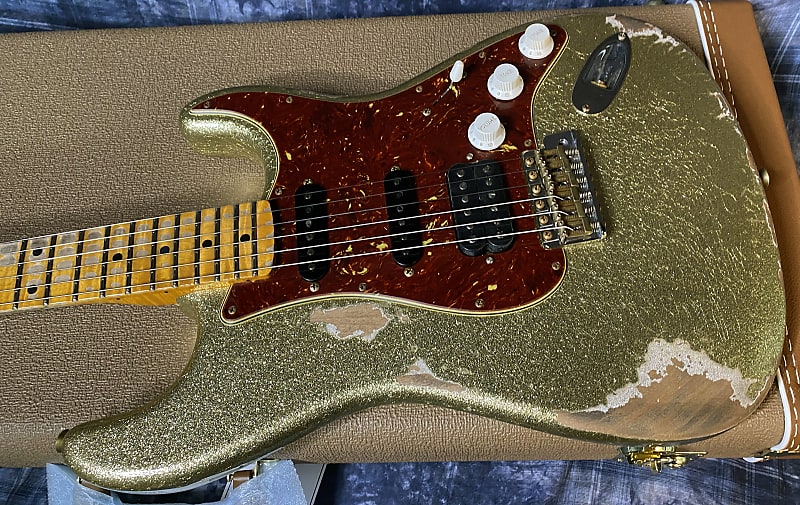 NEW ! 2024 Fender Custom Shop 62 HSS Stratocaster Heavy Relic - Shredder Strat! EVH Bridge P/U - Gold Sparkle - AAA Flamed Maple Neck - Authorized Dealer - 8 lbs - G03667