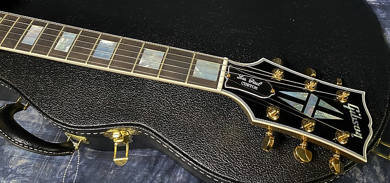 NEW! 2024 Gibson Dealer Select Custom Ordered Custom Shop Les Paul Custom - Large Flake Gold Sparkle - Authorized Dealer - 10.1 lbs - G03861