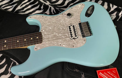 UNPLAYED! 2023 Fender Limited Edition Tom DeLonge Stratocaster - Daphne Blue - SAVE BIG! Gig Bag - Only 7.5lbs - Serial #MX23143082