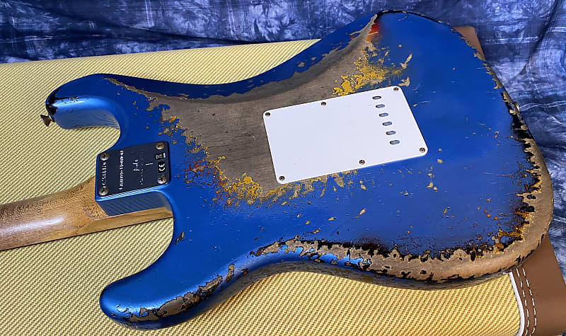 NEW ! 2024 Fender Stratocaster Limited Edition Winter CS Event Baked '60 Super Heavy Relic - Lake Placid Blue Over Sunburst - Authorized Dealer - 7.5lbs - G03929