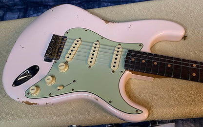 NEW ! 2024 Fender Custom Shop Limited-edition '63 Stratocaster Relic - Super Faded Aged Shell Pink - Authorized Dealer - 7.9 lbs - G03931