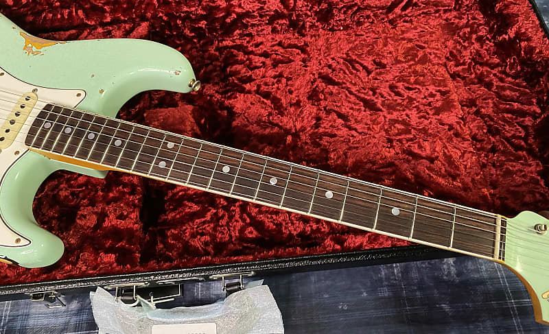 NEW! 2023 Fender Custom Shop 67 Heavy Relic Stratocaster - Handwound PU's - Authorized Dealer - Surf Green Over Aged 3-Tone Sunburst - 7.9 lbs - Matching Peg-Head