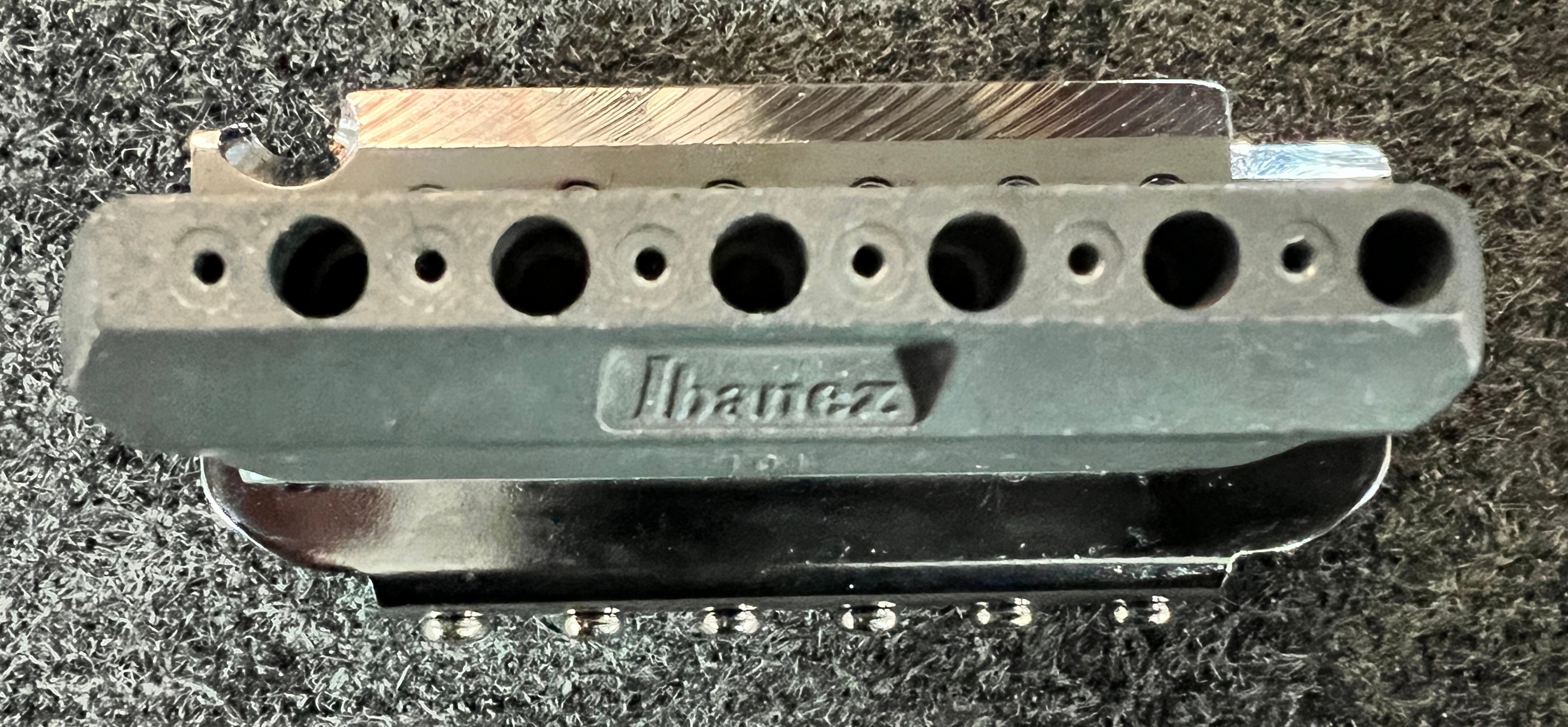 Ibanez 2FA1C10C FAT10 Vintage Tremelo Bridge - Chrome