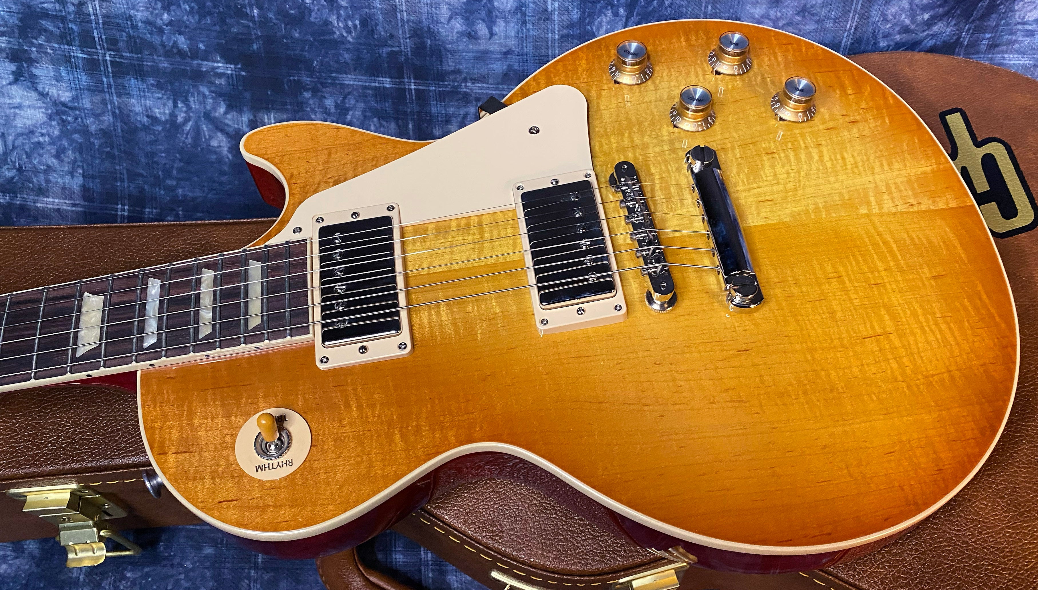 BRAND NEW ! 2024 Gibson Les Paul Standard '60s Unburst - Only 8.5 lbs! - Authorized Dealer - G04239