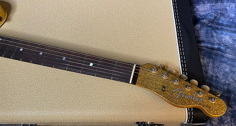 NEW ! 2024 Fender Custom Shop Limited Edition '60s Custom Telecaster Thinline Relic - Gold Sparkle - Authorized Dealer - Handwound Pick-Ups - Matching Peg Head - Only 6.25 lbs! RARE! G03919