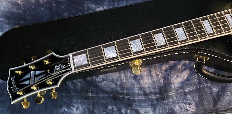 NEW! 2024 Gibson Dealer Select Custom Ordered Custom Shop Les Paul Custom - Large Flake Gold Sparkle - Authorized Dealer - 10 lbs - G03862