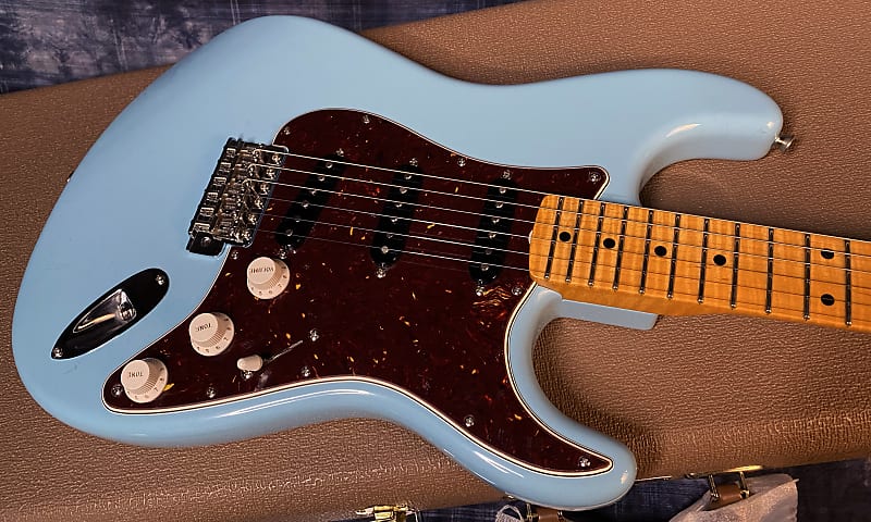 NEW ! 2024 Fender Custom Shop ' 62 Stratocaster Bizarre Guitar Exclusive Flamethrower NOS - Super Limited Edition - Daphne Blue - AAA Flamed Maple Neck - Authorized Dealer - G03633