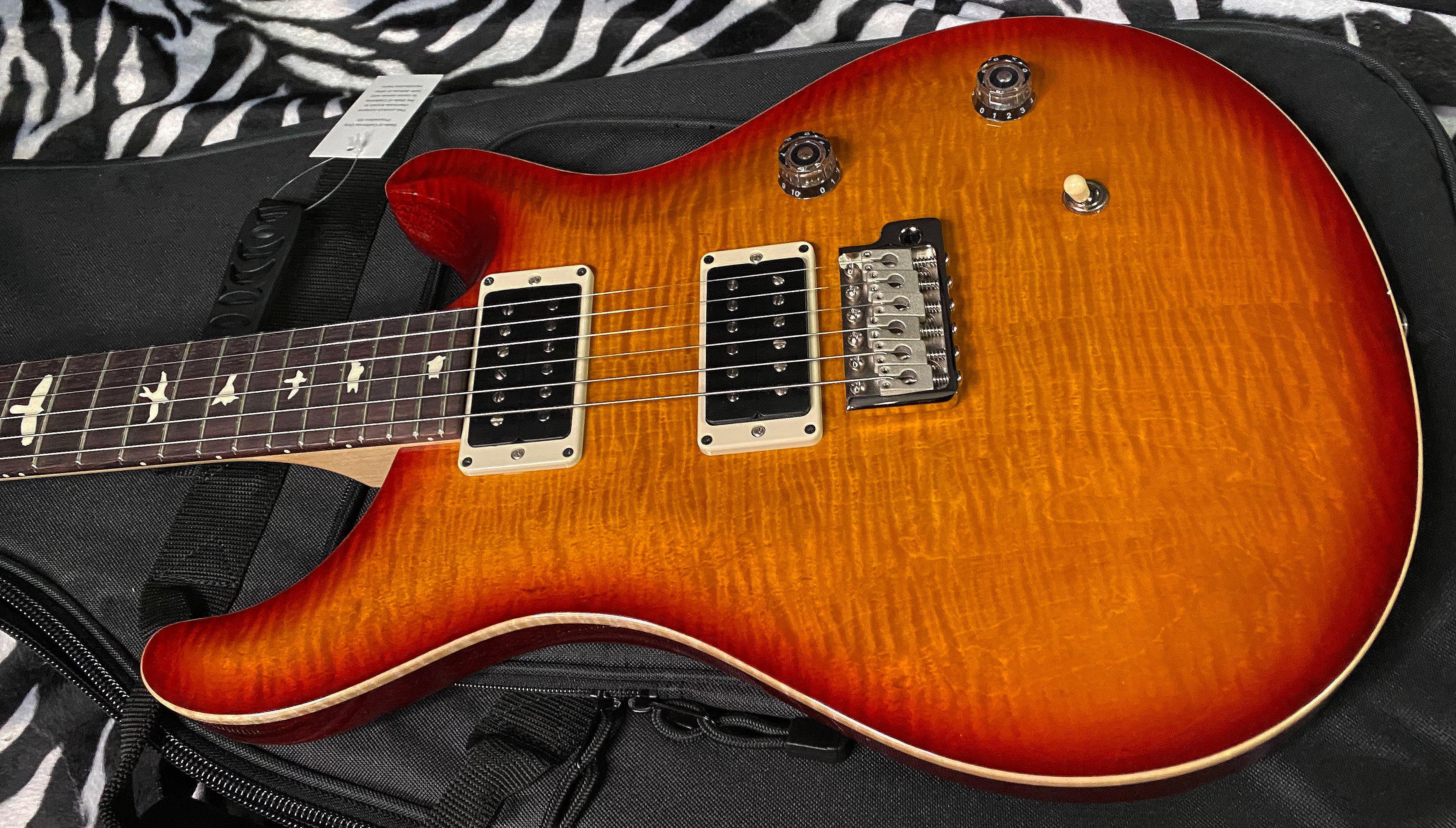 NEW ! 2023 Paul Reed Smith CE 24 - PRS - Dark Cherry Sunburst - Authorized Dealer - Gig Bag - Beautiful Curly Flame - G01911