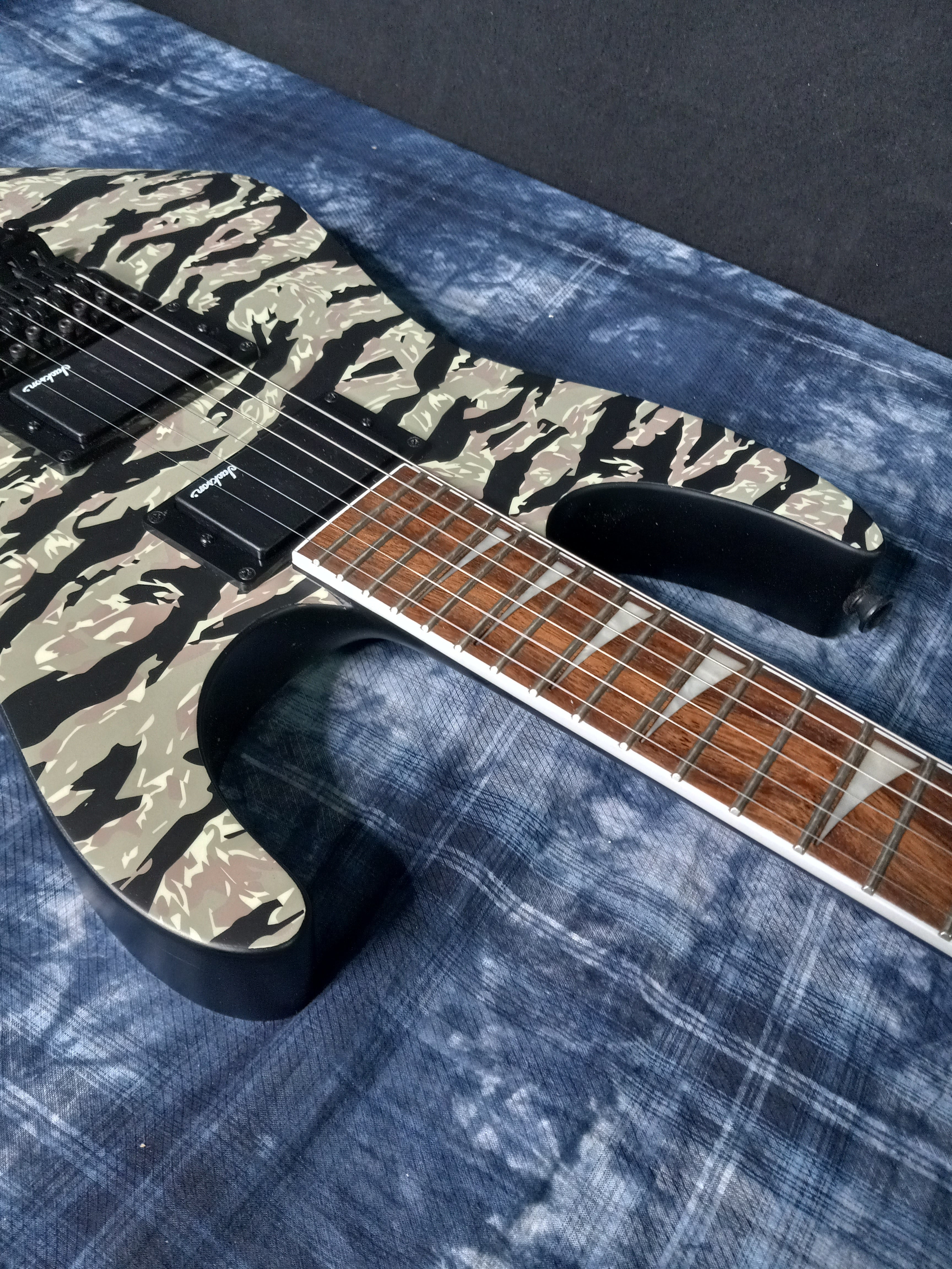 Mint!! Jackson X Series SLX DX Tiger Jungle Camo Soloist 8lbs - Authorized Dealer SAVE BIG! Open Box