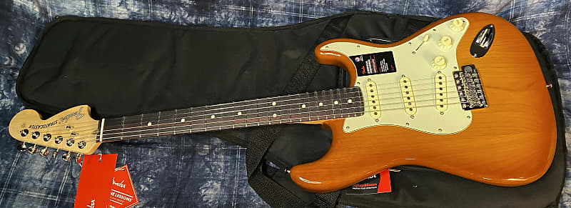 NEW ! 2024 Fender American Performer Stratocaster - Honey Burst - Authorized Dealer - Gig Bag - 7.6lbs - G04264