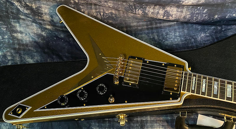 NEW! 2024 Gibson Custom Shop Flying V Custom - Gold Sparkle - Ebony Board - Authorized Dealer - Ultra RARE! Dealer Select - Only 7.1 lbs - G03875