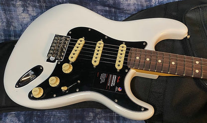 NEW! 2024 Fender American Performer Stratocaster - Arctic White - Authorized Dealer - Only 7.2 lb - G04263