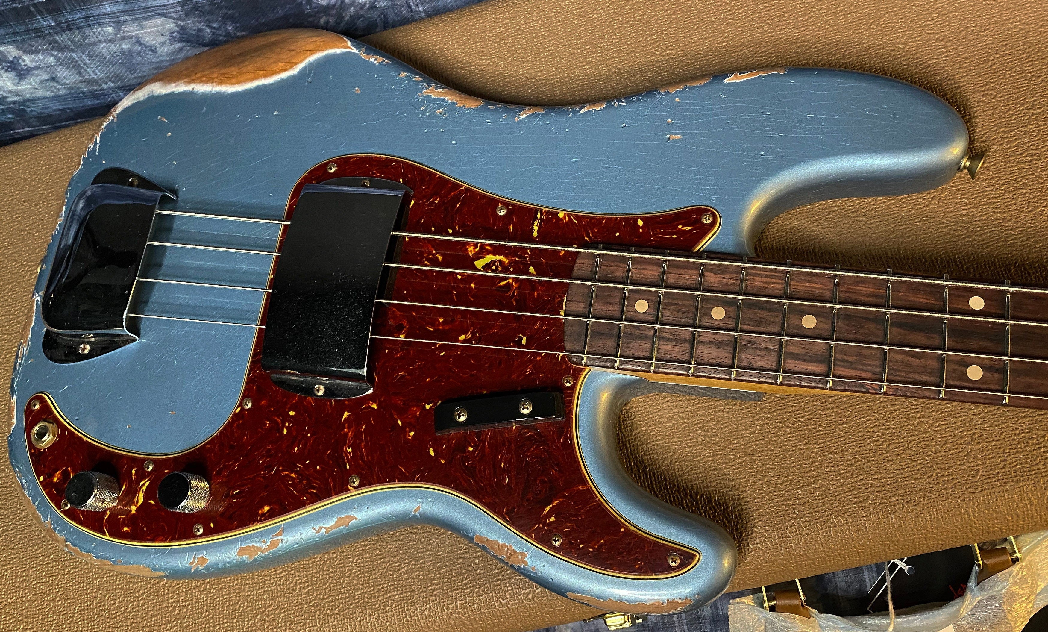 NEW ! 2024 Fender Custom Shop '63 Precision Bass Relic - Blue Ice Metallic - 9.2 lbs - Authorized Dealer! In Stock! G03383