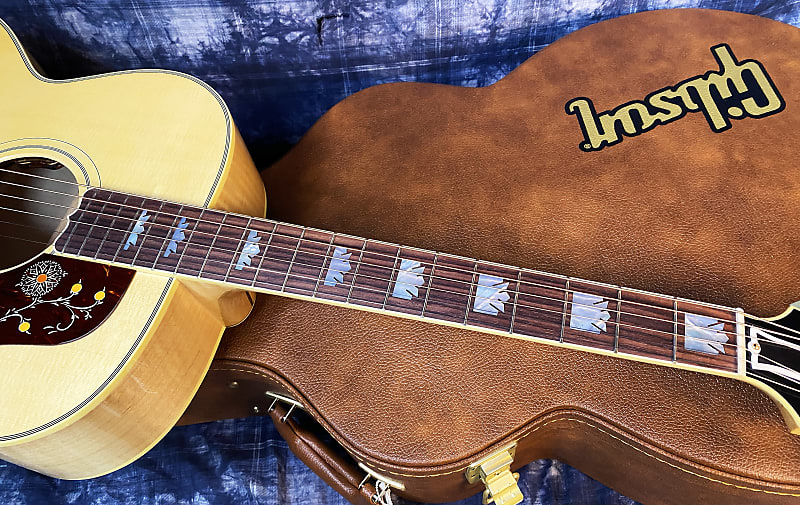 BRAND NEW ! 2024 Gibson SJ-200 J-200 Original Antique Natural 4.75 lbs - Authorized Dealer - Beautifully Flamed Back & Neck! G03907