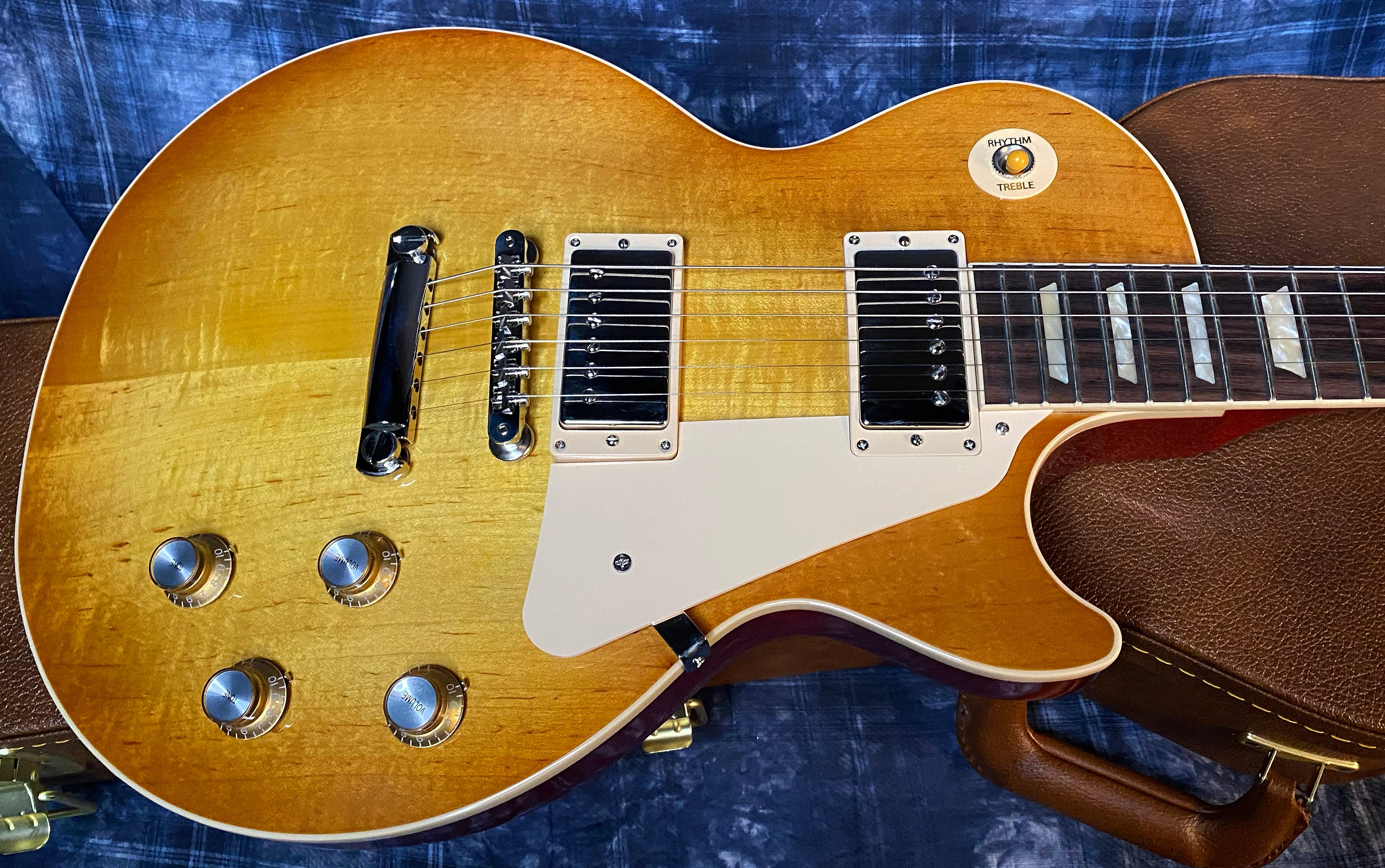 BRAND NEW ! 2024 Gibson Les Paul Standard '60s Unburst - Only 8.5 lbs! - Authorized Dealer - G04239