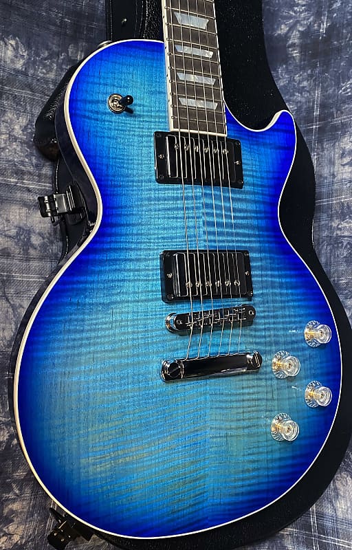 NEW ! 2024 Gibson Les Paul Modern Figured - Cobalt Burst - Beautiful Flame Top! Authorized Dealer - Only 8.25 lbs - G04121