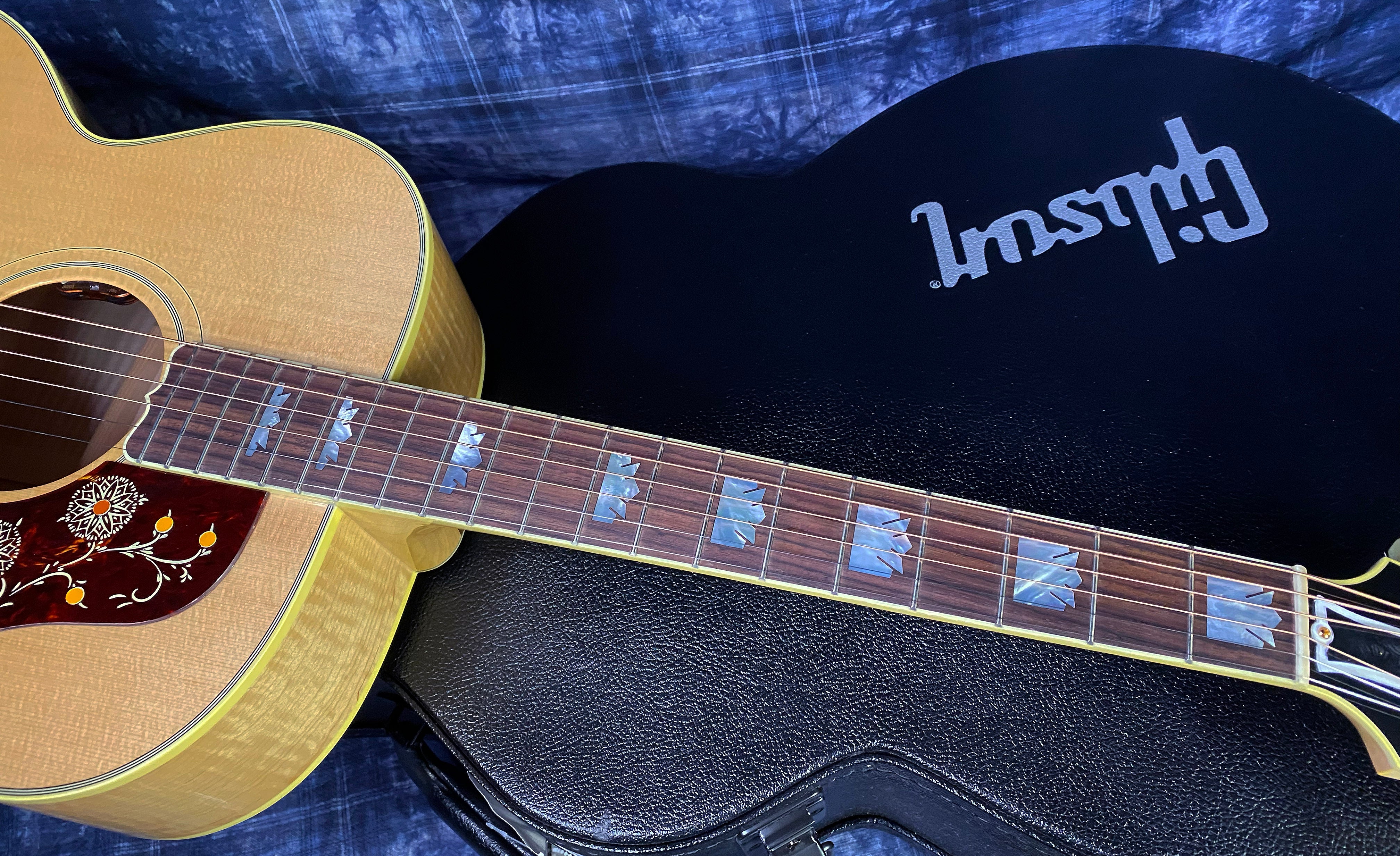 BRAND NEW ! 2024 Gibson SJ-200 J-200 Original Antique Natural 4.8 lbs Authorized Dealer - Beautifully Flamed Back & Neck! G03129