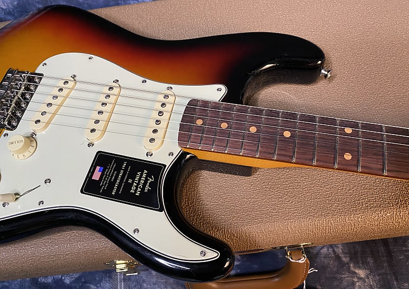 NEW! 2024 Fender American Vintage II 1961 Stratocaster - Sunburst - Authorized Dealer - 7.5lbs - G04287