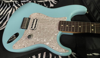 UNPLAYED! 2023 Fender Limited Edition Tom DeLonge Stratocaster - Daphne Blue - SAVE BIG! Gig Bag - Only 7.5lbs - Serial #MX23143082