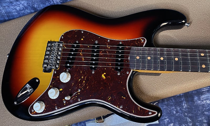 NEW ! 2024 Fender Custom Shop ' 62 Stratocaster Bizarre Guitar Exclusive Flamethrower - Super Limited Edition - Sunburst - AAA Flamed Maple Neck - Authorized Dealer - G03650