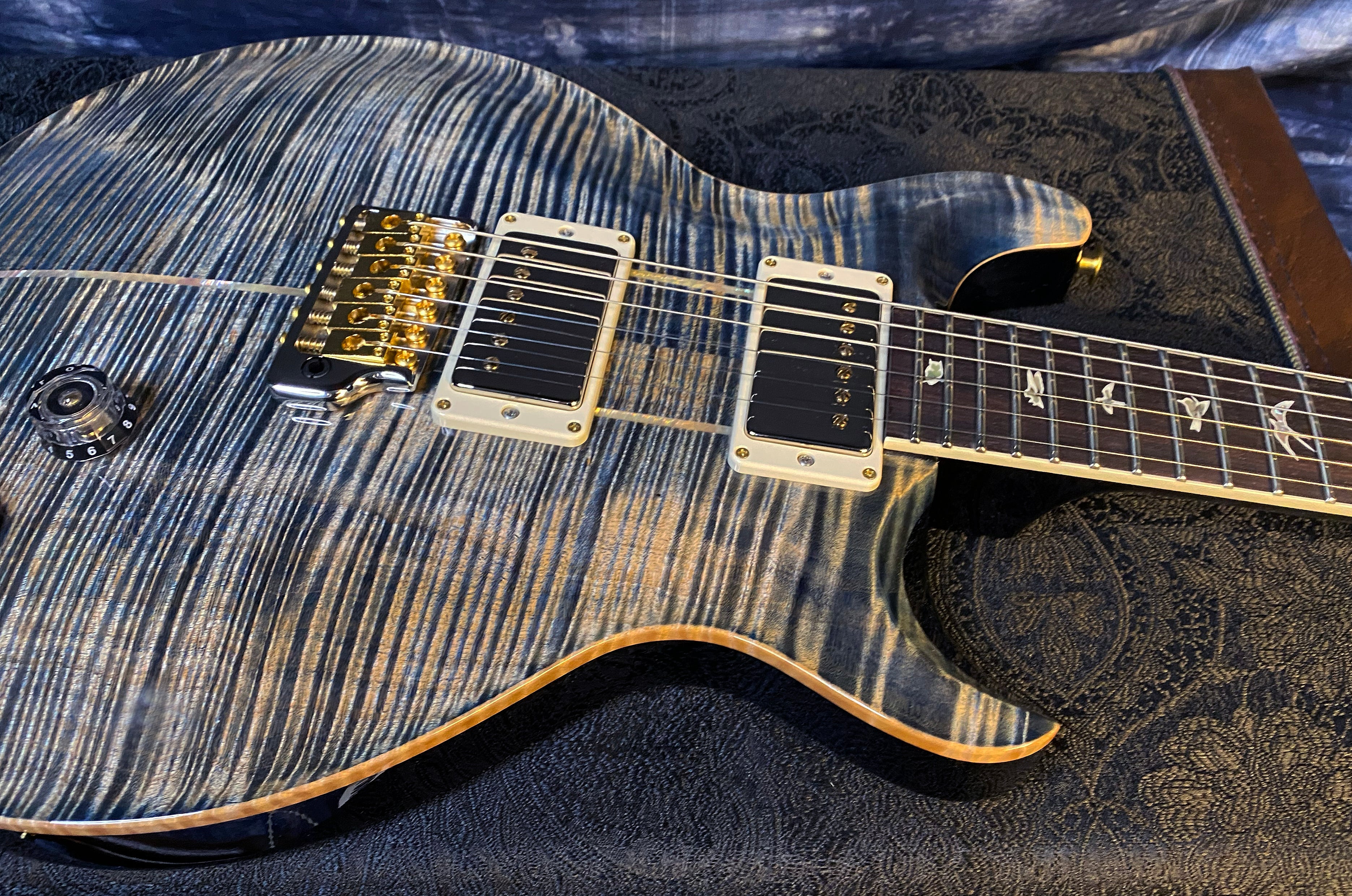 NEW! 2024 PRS Paul Reed Smith Santana Retro 10-Top - Faded Whale Blue - Authorized Dealer - 7.85 lbs - G03215