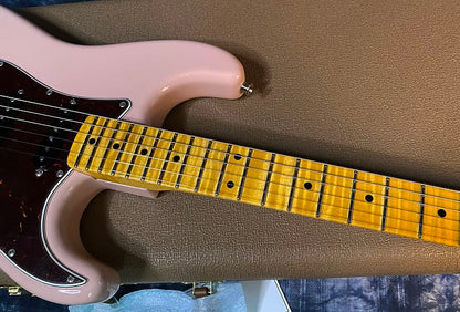 NEW ! 2024 Fender Custom Shop ' 62 Stratocaster Bizarre Guitar Exclusive Flamethrower - Super Limited Edition - Shell Pink - AAA Flamed Maple Neck - Authorized Dealer - G04057