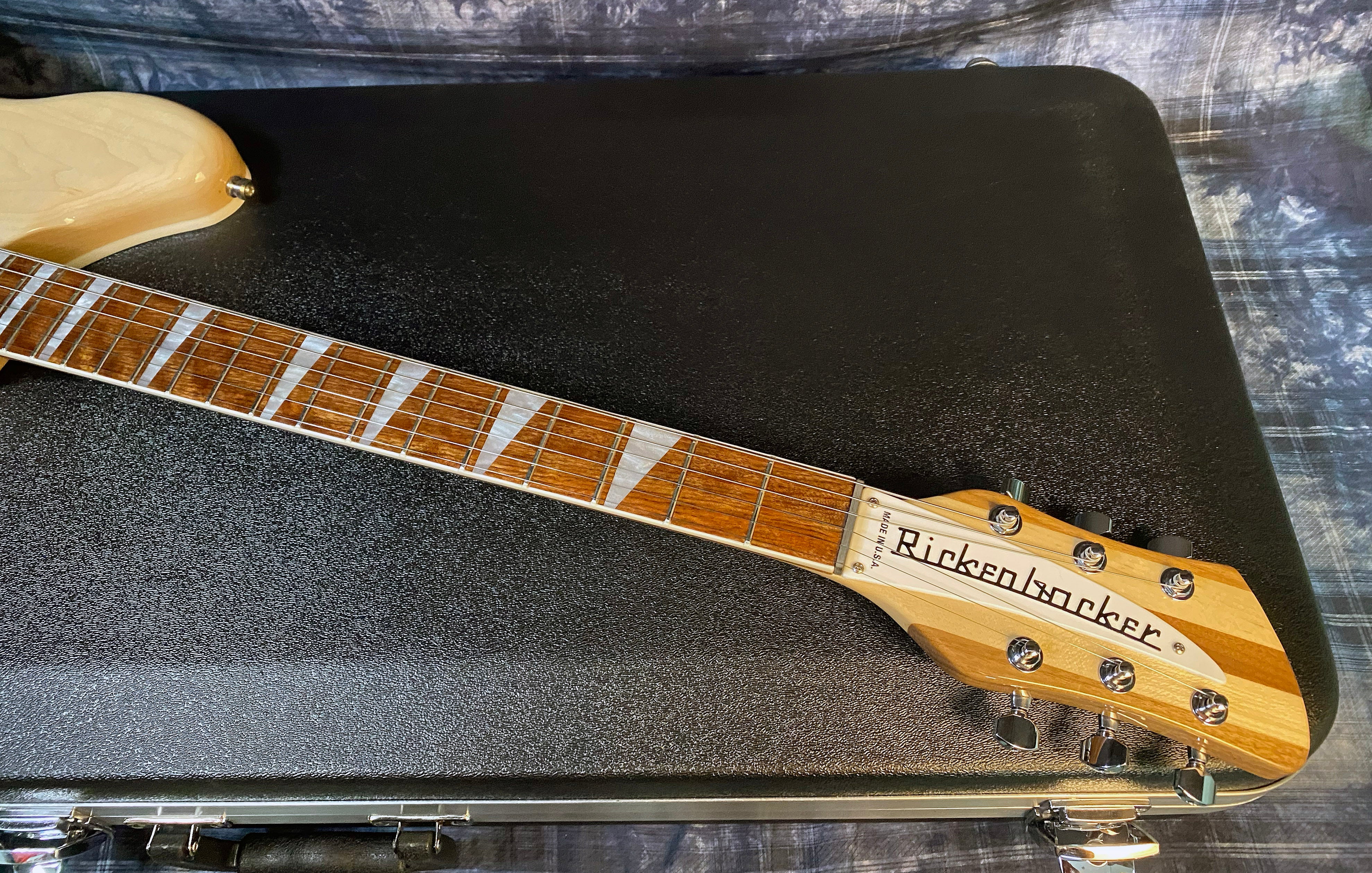 NEW! 2024 Rickenbacker 360 Maple Glo MG - Authorized Dealer - Warranty - In-Stock! Only 7.25lbs - G03554