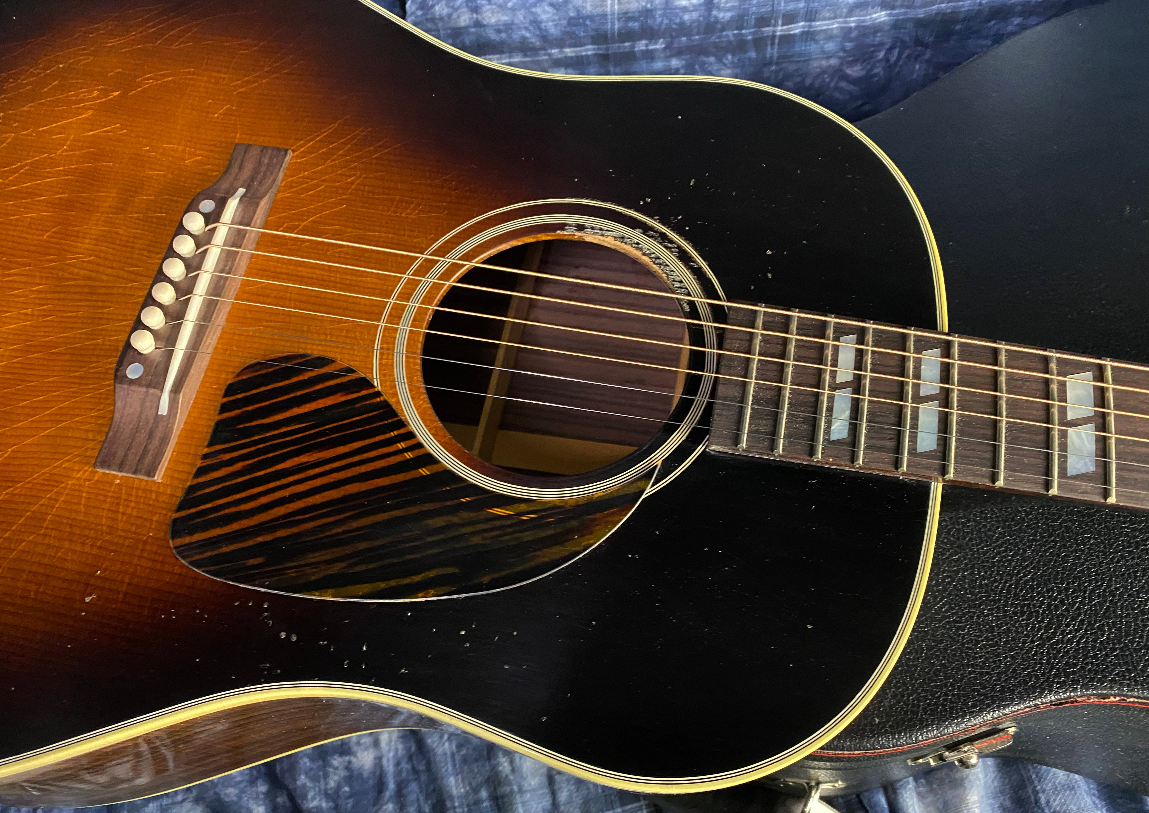 NEW! 2024 Gibson Acoustic 1942 Banner Southern Jumbo Murphy Lab Light Aged Acoustic Guitar - Vintage Sunburst - Authorized Dealer - 4.55lbs - G02874