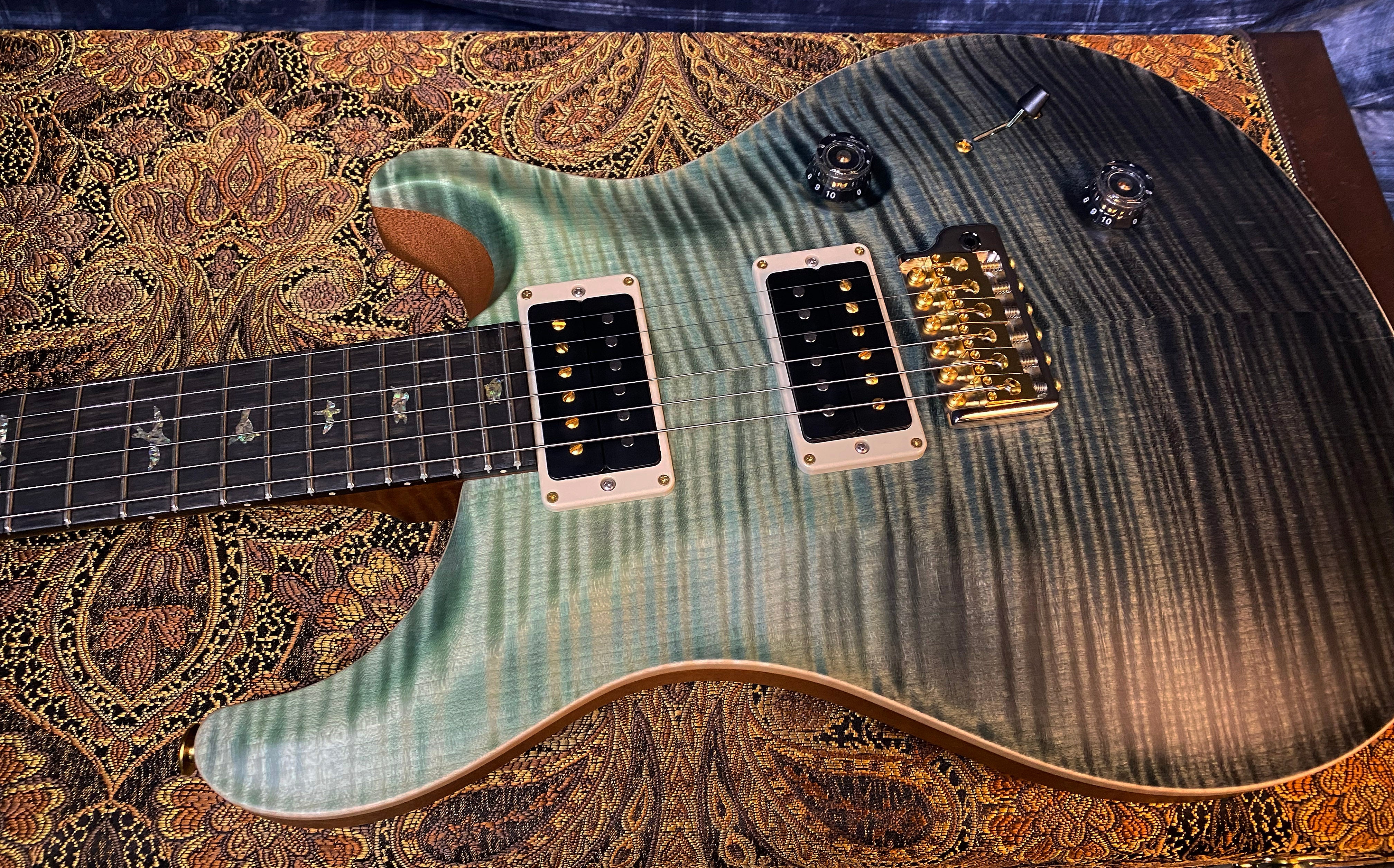 BRAND NEW ! 2024 Paul Reed Smith Custom 24 CU24 - Wood Library - Torrefied Flamed Maple Neck Ebony Fretboard - Trampas Green Fade - Authorized Dealer - 7.8 lbs - G03553